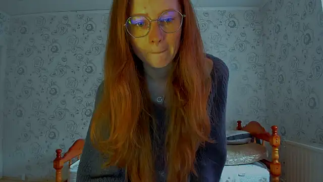 Snapshot of Fire_Luna chatting on April 27, 2026, 12:36 pm Fire Luna online show from April 27, 2026, 12:36 pm