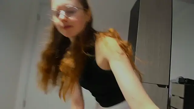 Snapshot of Fire_Luna chatting on February 10, 2025, 9:58 am Fire Luna online show from February 10, 2025, 9:58 am