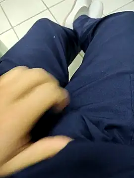 gatmoreno1 online show from October 7, 2025, 4:19 pm