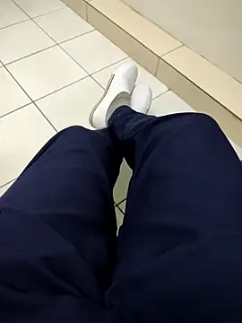 gatmoreno1 online show from October 2, 2025, 4:21 pm