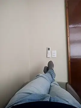 gatmoreno1 online show from December 17, 2025, 3:28 pm