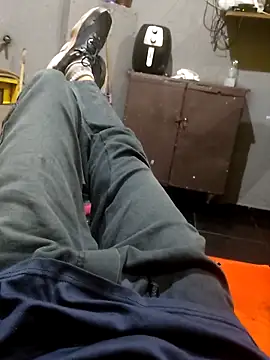 Snapshot of Juliano69xv chatting on April 3, 2026, 9:54 pm Juliano69xv online show from April 3, 2026, 9:54 pm