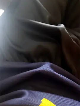 Snapshot of Juliano69xv chatting on February 1, 2026, 6:17 pm Juliano69xv online show from February 1, 2026, 6:17 pm