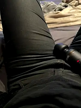 Ana-05 online show from November 13, 2025, 7:07 pm