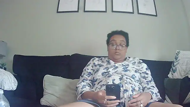 Snapshot of vanilla_chocolate23 chatting on November 5, 2025, 9:23 am vanilla chocolate23 online show from November 5, 2025, 9:23 am