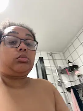 Snapshot of vanilla_chocolate23 chatting on November 14, 2025, 9:57 am vanilla chocolate23 online show from November 14, 2025, 9:57 am