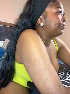 zoe 23  online show from March 15, 2026, 12:01 pm