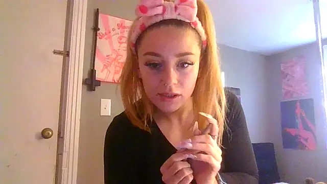 Snapshot of lexybabyxo chatting on December 15, 2025, 12:55 pm lexybabyxo online show from December 15, 2025, 12:55 pm