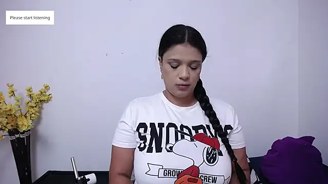 Nicol Love0 online show from September 16, 2025, 12:39 pm