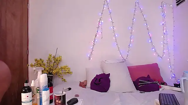 Nicol Love0 online show from January 14, 2026, 12:53 pm