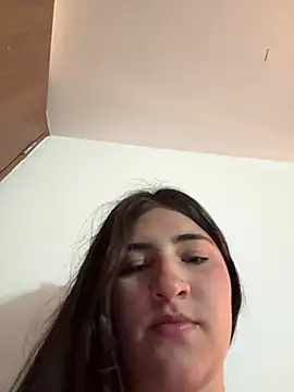 AhriCutte online show from February 16, 2025, 11:17 pm