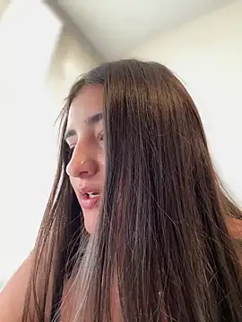 AhriCutte online show from March 21, 2025, 9:01 pm