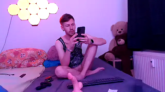 jonny-bisexual online show from September 16, 2025, 9:05 pm