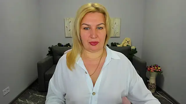 Lili Crossi online show from January 8, 2026, 6:41 am