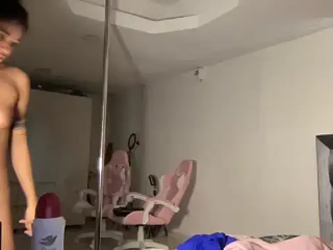 Snapshot of Susandolls chatting on January 15, 2025, 8:48 pm Susandolls online show from January 15, 2025, 8:48 pm