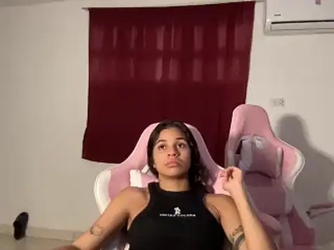 Snapshot of Susandolls chatting on January 13, 2025, 1:34 am Susandolls online show from January 13, 2025, 1:34 am