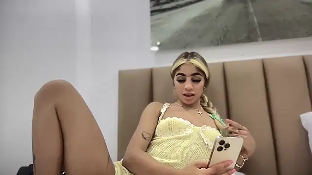 Snapshot of Susandolls chatting on October 22, 2025, 7:19 am Susandolls online show from October 22, 2025, 7:19 am