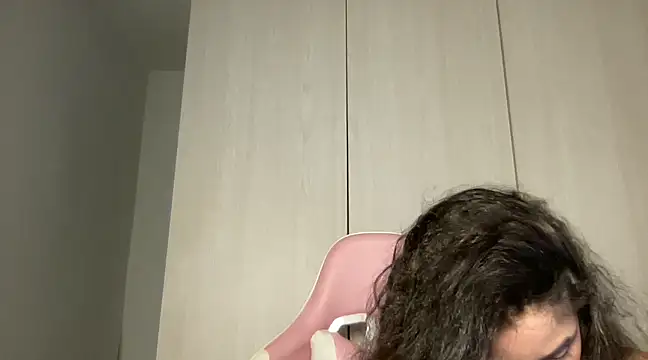 Snapshot of Susandolls chatting on February 26, 2025, 10:15 pm Susandolls online show from February 26, 2025, 10:15 pm