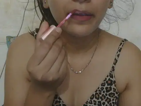 Snapshot of DOLL_CUTY chatting on May 11, 2026, 5:43 pm DOLL CUTY online show from May 11, 2026, 5:43 pm