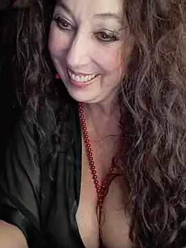 Snapshot of GypsyEsmeralda chatting on December 20, 2025, 5:27 pm GypsyEsmeralda online show from December 20, 2025, 5:27 pm