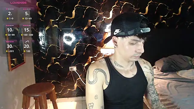 Snapshot of Apolo_Hidalgo01 chatting on November 13, 2025, 2:04 am Apolo Hidalgo01 online show from November 13, 2025, 2:04 am