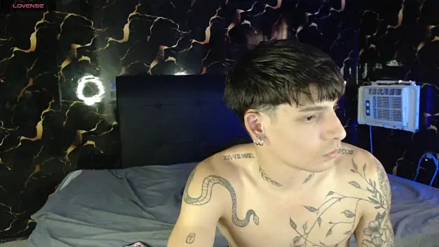 Apolo Hidalgo01 online show from May 11, 2026, 9:23 pm