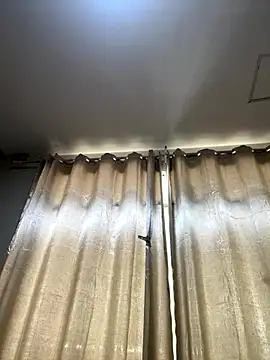 Milly    s online show from October 8, 2025, 4:03 am