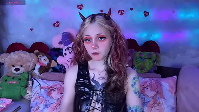 Snapshot of _Devill_Baby chatting on May 5, 2026, 7:39 pm Devill Baby online show from May 5, 2026, 7:39 pm