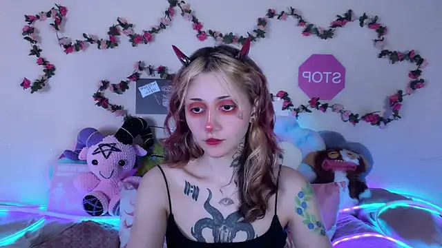 Snapshot of _Devill_Baby chatting on May 13, 2026, 11:23 pm Devill Baby online show from May 13, 2026, 11:23 pm