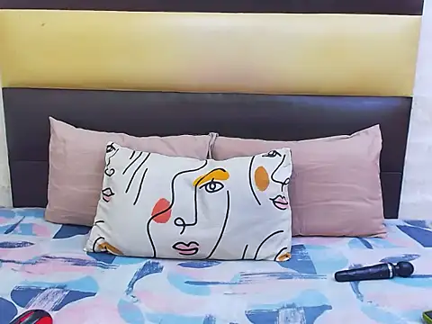 NunuBerry16 online show from February 23, 2026, 11:44 am