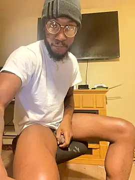 prettyrichie online show from November 10, 2025, 4:06 am