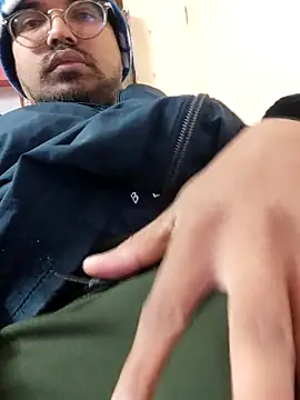 Snapshot of Hotrayyy chatting on December 16, 2025, 1:04 pm Hotrayyy online show from December 16, 2025, 1:04 pm