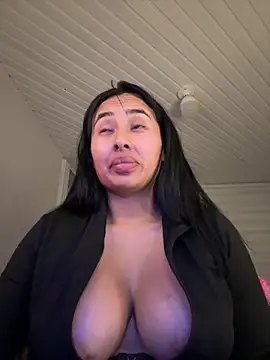 Snapshot of Anily_Lovely chatting on November 15, 2025, 12:14 am Anily Lovely online show from November 15, 2025, 12:14 am