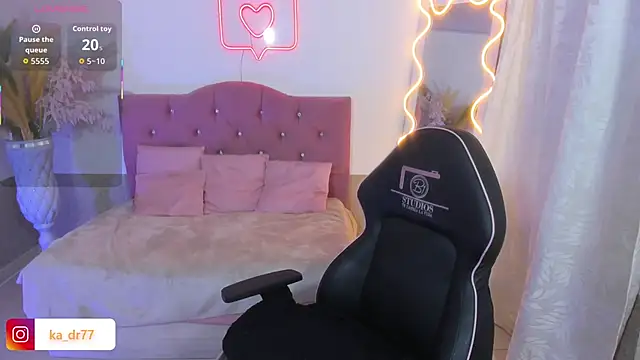 kendra tay online show from February 21, 2026, 3:52 am