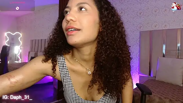 Snapshot of Daphnne_tay chatting on November 17, 2025, 3:43 am Daphnne tay online show from November 17, 2025, 3:43 am