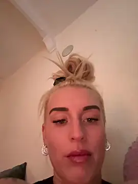 Barbie 26 online show from December 10, 2024, 9:44 am