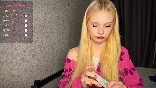 lisa barbie online show from December 9, 2024, 10:32 am