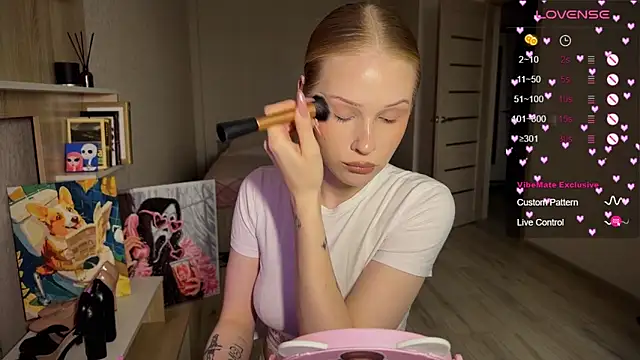 lisa barbie online show from October 6, 2025, 8:15 am