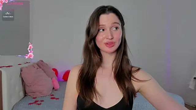 Snapshot of tender_babyy chatting on February 13, 2025, 5:54 pm tender babyy online show from February 13, 2025, 5:54 pm