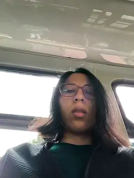 Snapshot of MirandaSingle chatting on May 19, 2026, 2:24 pm MirandaSingle online show from May 19, 2026, 2:24 pm