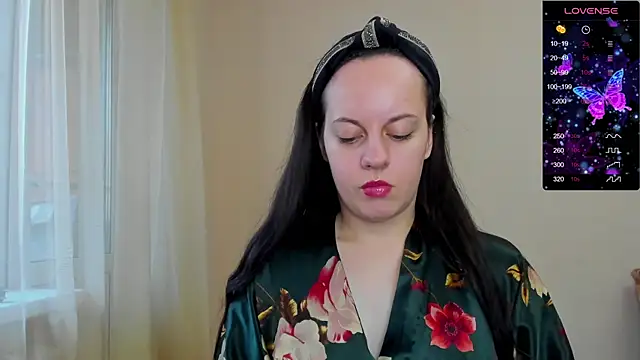 Sabrina Lavv online show from October 21, 2025, 8:25 am