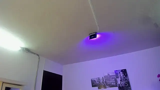 Snapshot of Amy_Kiitty_ chatting on November 28, 2025, 1:00 pm Amy Kiitty online show from November 28, 2025, 1:00 pm