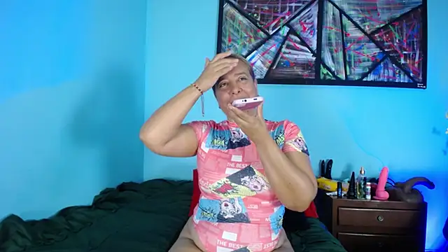 Snapshot of Iivana_19 chatting on November 8, 2025, 4:21 pm Iivana 19 online show from November 8, 2025, 4:21 pm