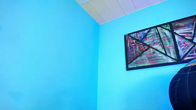 Snapshot of Iivana_19 chatting on December 17, 2025, 3:50 pm Iivana 19 online show from December 17, 2025, 3:50 pm