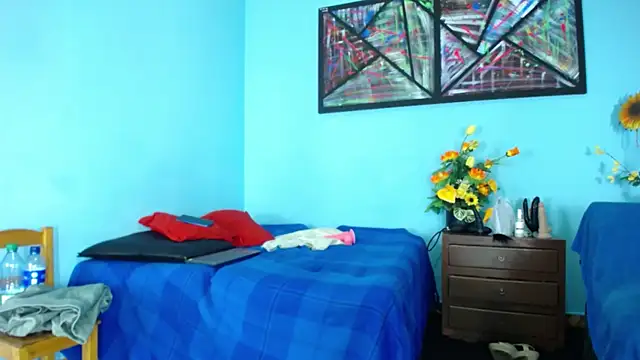 Snapshot of Iivana_19 chatting on November 28, 2025, 1:44 pm Iivana 19 online show from November 28, 2025, 1:44 pm