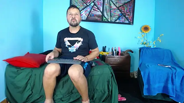 Snapshot of Iivana_19 chatting on November 9, 2025, 4:44 pm Iivana 19 online show from November 9, 2025, 4:44 pm