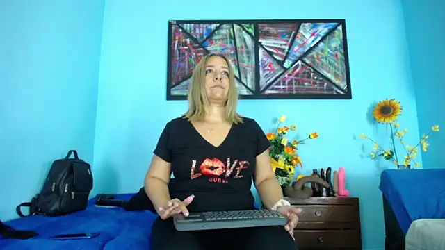 Snapshot of Iivana_19 chatting on November 29, 2025, 2:39 pm Iivana 19 online show from November 29, 2025, 2:39 pm