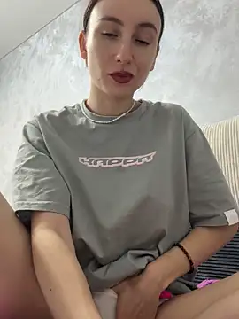 Snapshot of viviandaimond1 chatting on November 3, 2025, 5:49 pm viviandaimond1 online show from November 3, 2025, 5:49 pm