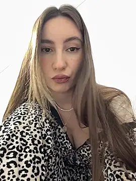 Snapshot of viviandaimond1 chatting on November 28, 2025, 5:35 pm viviandaimond1 online show from November 28, 2025, 5:35 pm