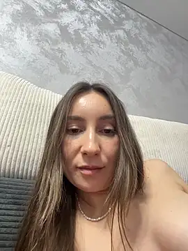 Snapshot of viviandaimond1 chatting on December 13, 2025, 8:04 pm viviandaimond1 online show from December 13, 2025, 8:04 pm